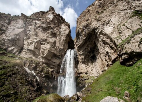 Тургенские водопады, форелевое хозяйство и страусиная ферма